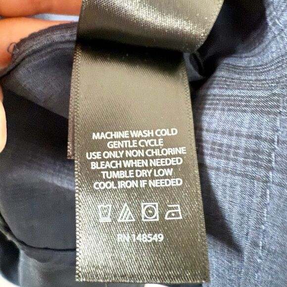 Kenneth Cole Slim Fit Button Down Performance Material in Navy Plaid - Size M - Picture 6 of 6